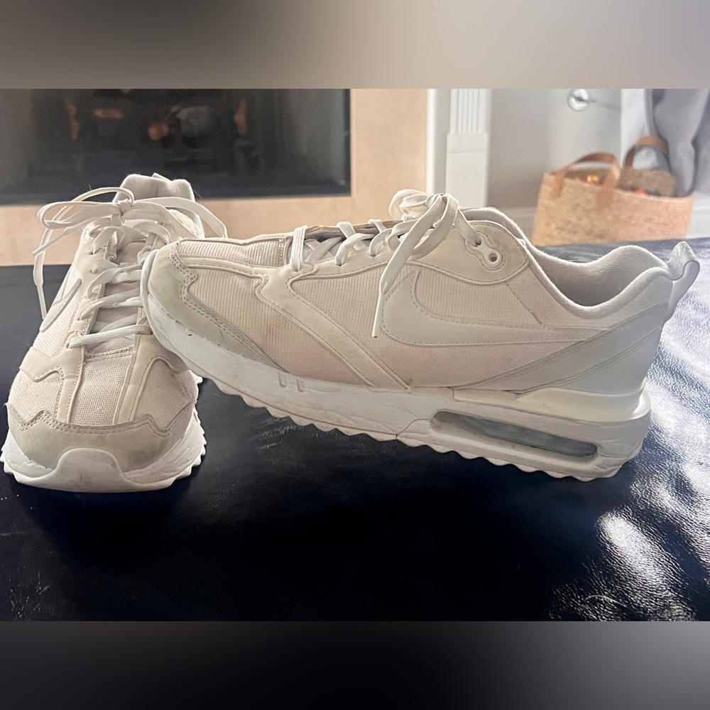 Women’s Nike trainers GUC. Off white / cream Size 8.5 . Smoke free home